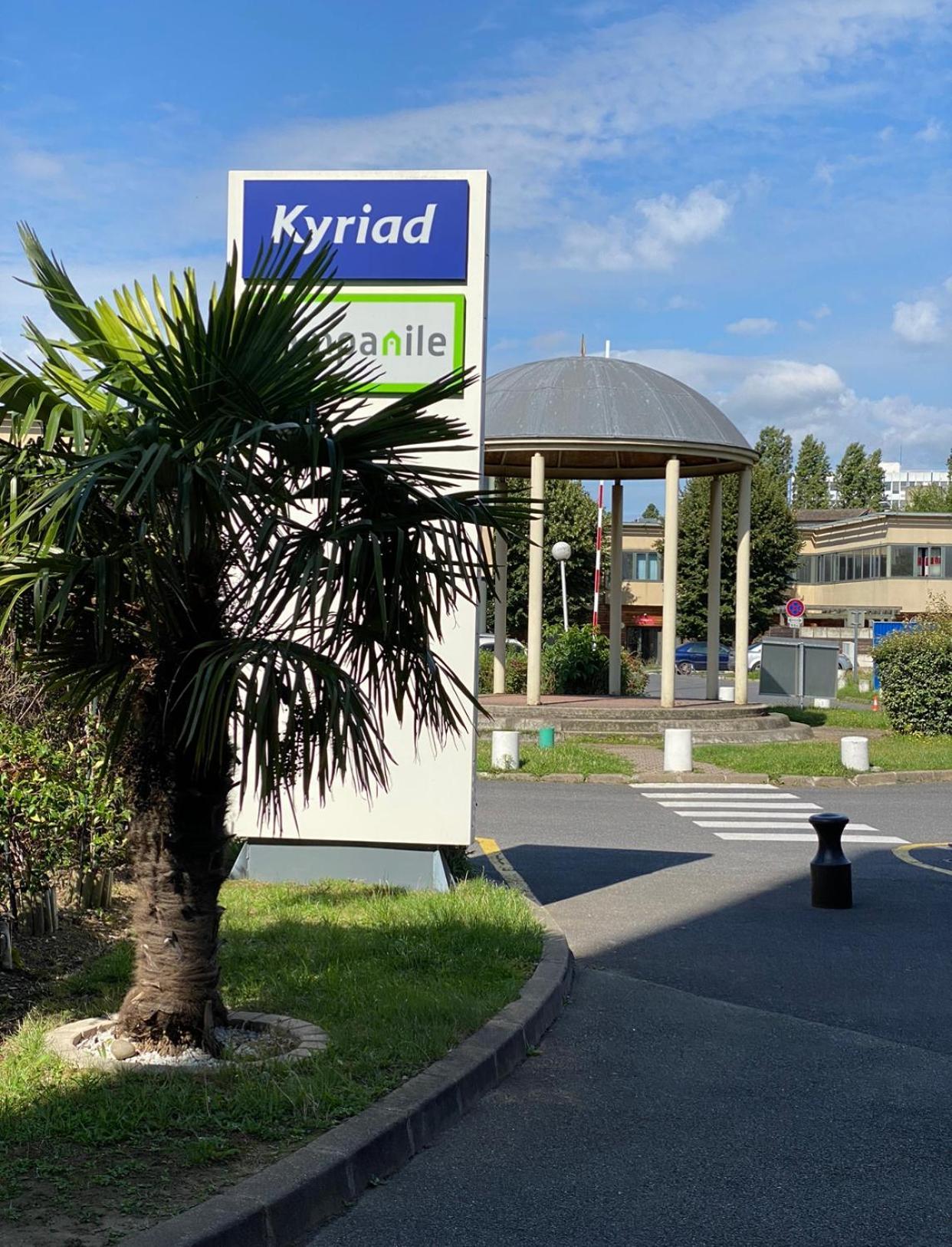 Kyriad Le Blanc-Mesnil Dış mekan fotoğraf